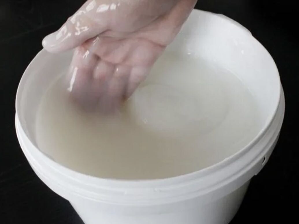 選擇什么類型的膠水。決定了含醛量的多少。