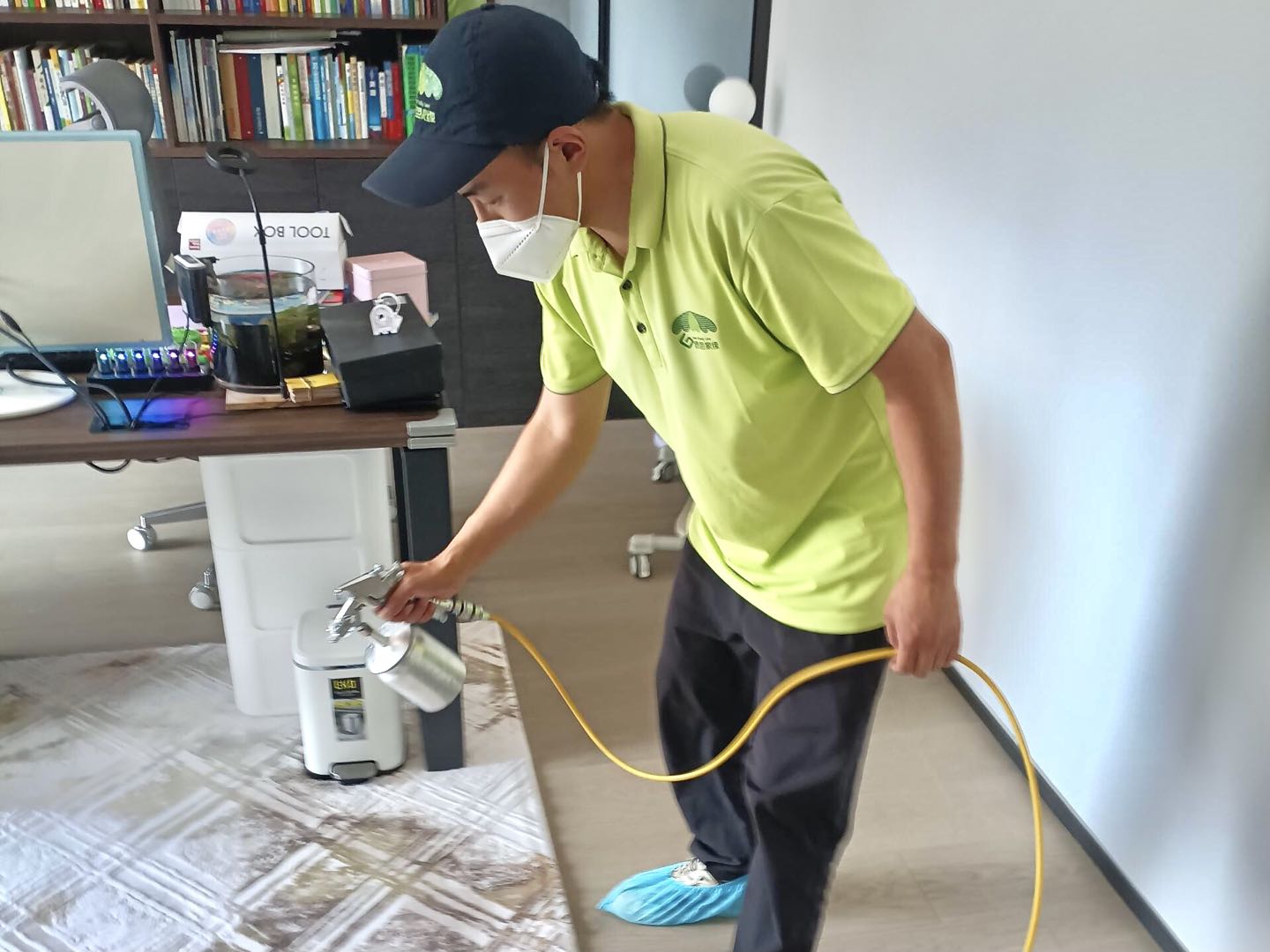 除甲醛公司噴的是什么？